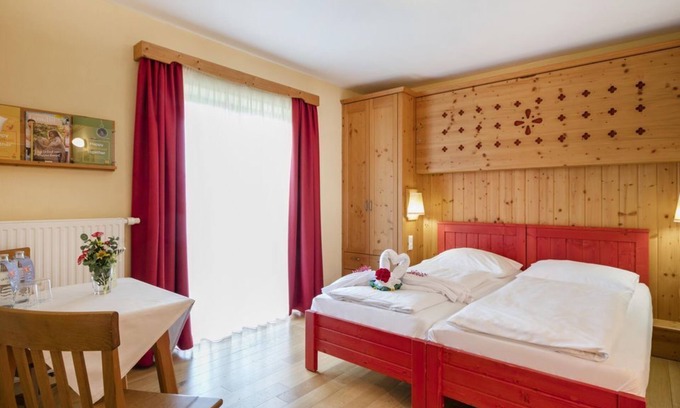 Tieschen House | Superior Dreibettzimmer - Jufa Hotel Tieschen Bio Landerlebnis