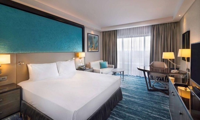 Al Ain Apartment | Superior Room Pool View Near Al Sarouj Roundabout