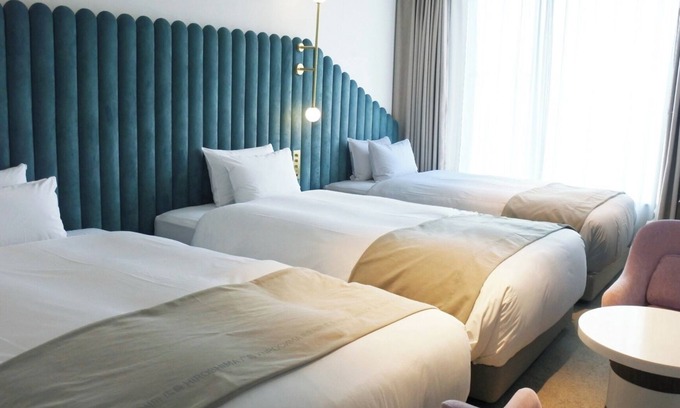 Hiroshima City Centre Hotel | Superior Triple City View Heiwa Boulevard Room On/Hiroshima Hiroshima