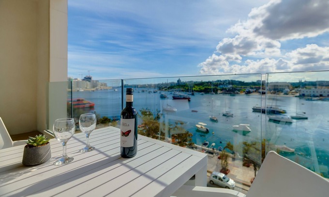 Sliema Apartment | Superlative Apartment With Valletta and Harbour Views