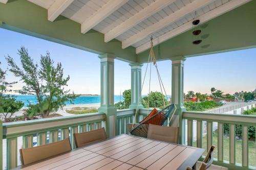 Orient Bay Apartment | Sur la plage de la Baie Orientale - Bel appartement VUE MER 6à7p
