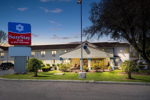 Limekiln Hotel | SureStay Plus by Best Western Reading North