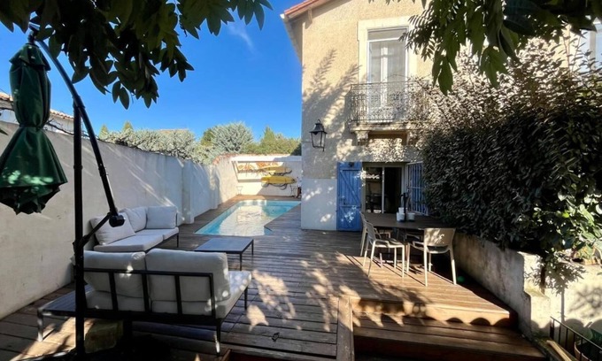 Aiguerelles House | SURF garden/pool villa, near town center, 10 minutes from beaches.
