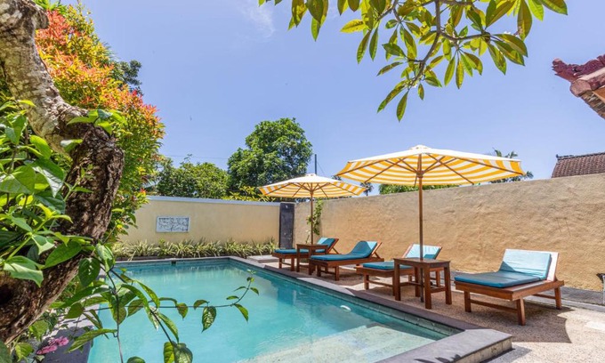 Pekutatan Villa | Surf Retreat Villa Sari Bali