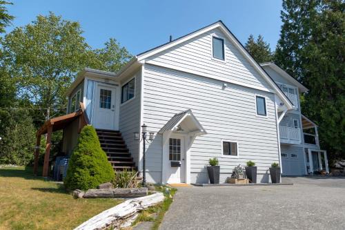 Ucluelet Apartment | Surfs Inn Guesthouse & Cottages