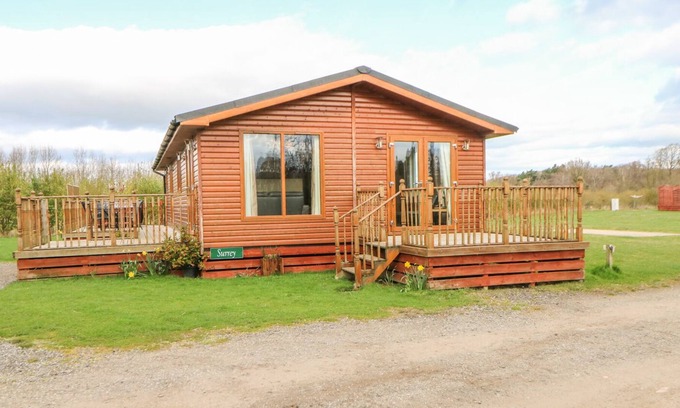 Kiplin Cottage | SURREY LODGE, pet friendly, character holiday cottage in Kiplin