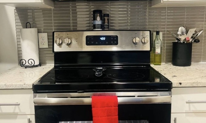 Legacy Town Center North Apartment | Surround yourself with style in this standout studio in Plano TX!