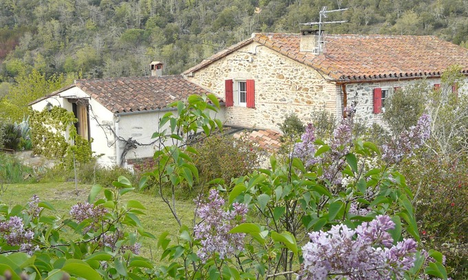 Reynes Cottage | Surrounded by nature but near touristic areas .