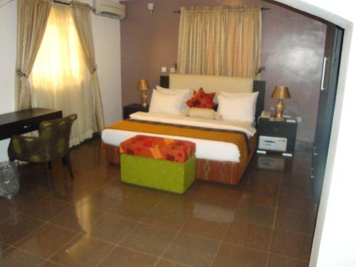 Ikeja Hotel | Suru Express Hotel GRA