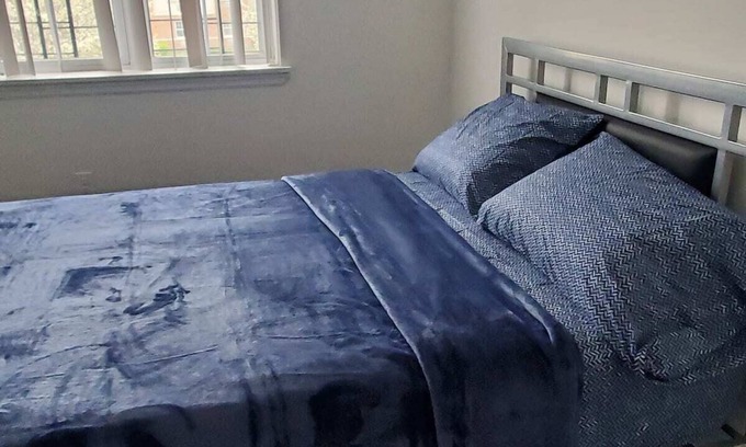 Queens House | SUSANNA'S SUITE SPOT'S 3 Bedrooms A