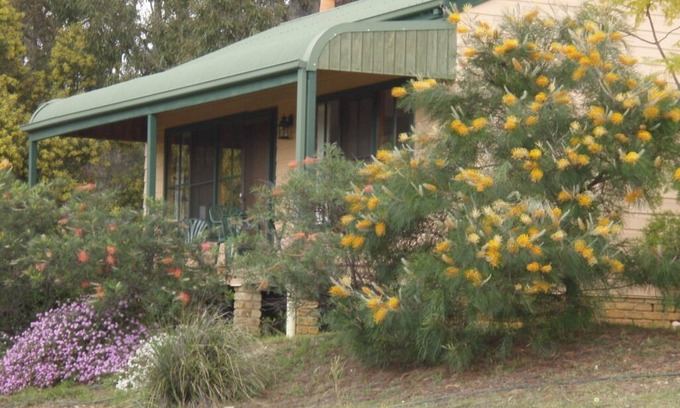 Pokolbin Cottage | Sutherland cottage - vineyard getaway