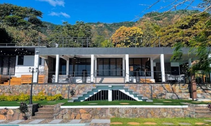 Coatepeque House | Turquoise View, Coatepeque Lake