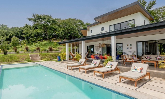 Chiltiupan Villa | luxury home with Ocean views of El Zonte. Located of top of a beautiful hill.
