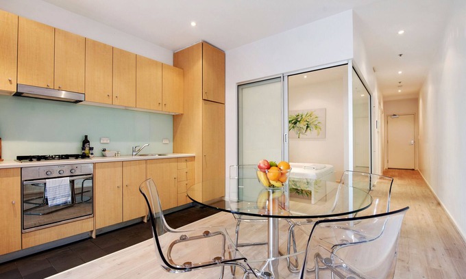 Adelaide Central Business District Apartment | Swainson on Bent - 4.68