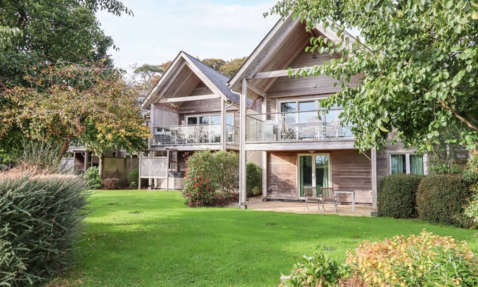 Eleighwater Cottage | SWANDOWN, 19 POLDON, family friendly, with pool in Cricket St. Thomas