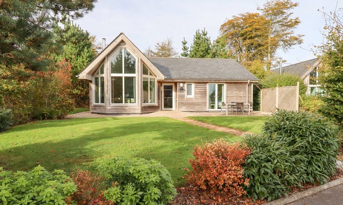 Eleighwater Cottage | SWANDOWN, 2 BLACKDOWN, family friendly in Cricket St. Thomas