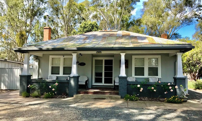 Swanpool Other | Swanpool country stay, close to the Victorian high country.