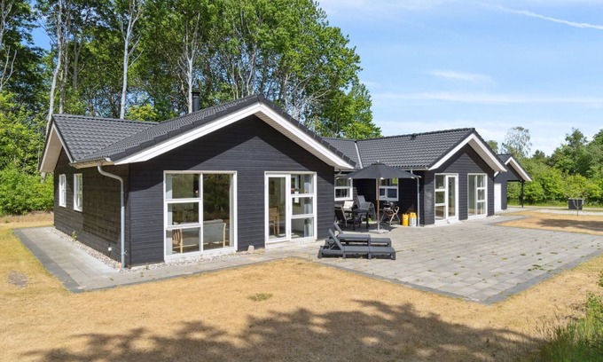 Hou House | "Swarthovde" - from the sea by Interhome