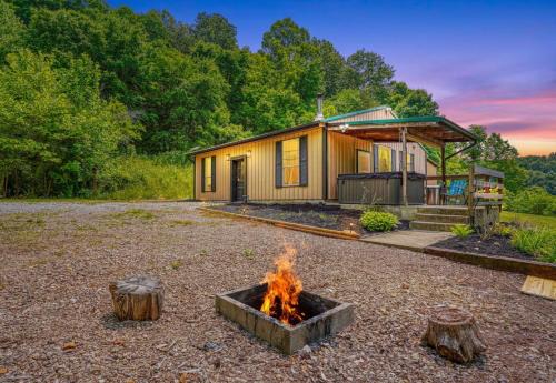 South Bloomingville House | Swaying Pines Cabin