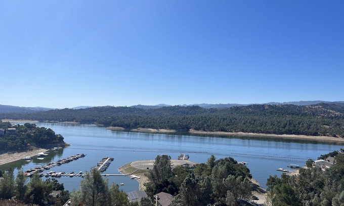 Oak Shores House | Sweeping Lake View, newly remodeled home and pet friendly!