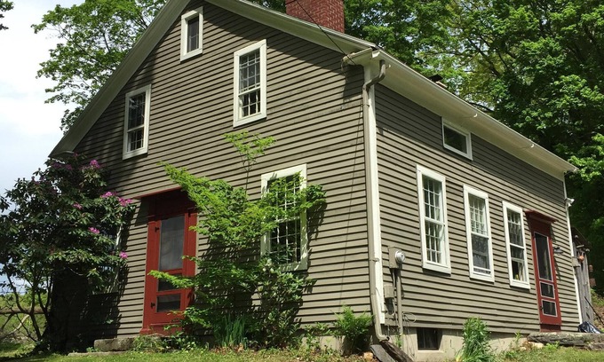 Cornwall Bridge House | Sweet Beehive Cottage/Berkshire foothills. MONTHLY RENTAL/minimum 20 days