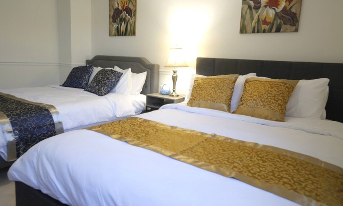South Surrey House | Sweet home at Sunnyside Suite 1