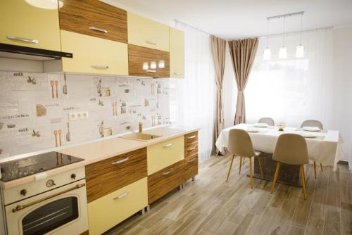 Miercurea-Ciuc Apartment | Sweet Home