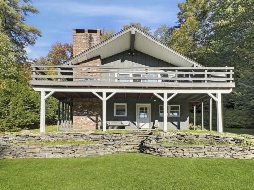 Pittsfield House | Sweet Life Brought to you by GetAway Vacations