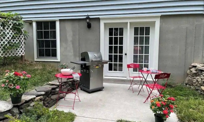 New Paltz Apartment | Sweet spot studio on village outskirts