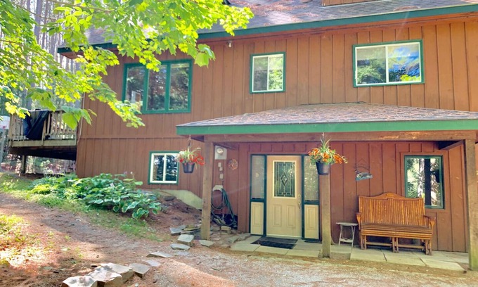Algonquin Highlands Cottage | Swift's All Season Cottage - Dwight, Ontario