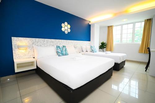 SS 2 Hotel | Swing & Pillows - PJ SS2