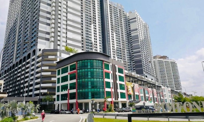 Seri Kembangan Condo | Symphony Tower by Emily in Town