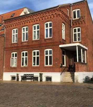 Tonder Apartment | Tønders bedste udsigt et værelse stue spisestue køkken badeværelse