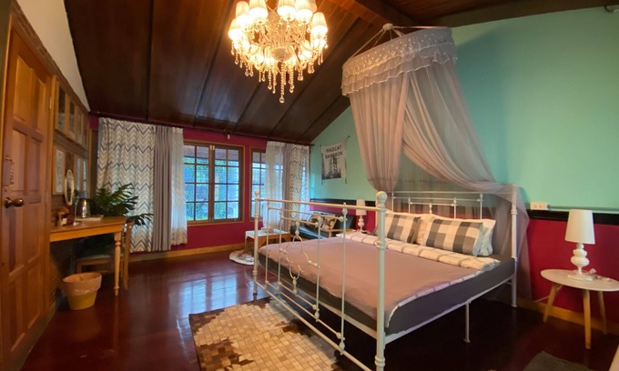 Khlong Tan Nuea House | T-house Bkk - 6BR Max15people private house with swimming pool near BTS
