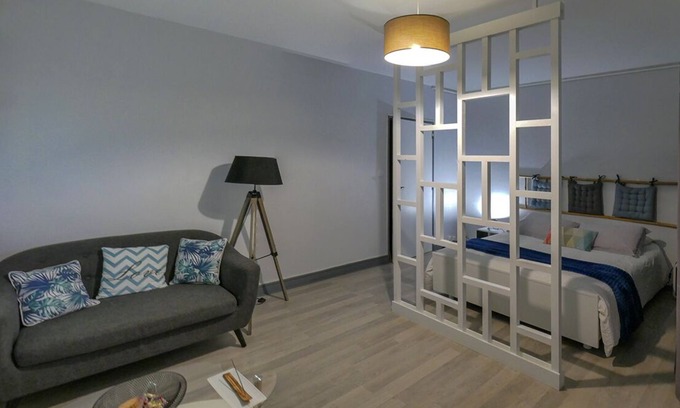 Les 3 Cites Apartment | T1 of 36 m2 in a green setting, very bright, completely renovated