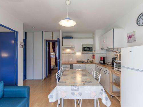 Esquieze-Sere Apartment | T2 cabine, 5 pers, balcon, parking, près des commodités - FR-1-402-144
