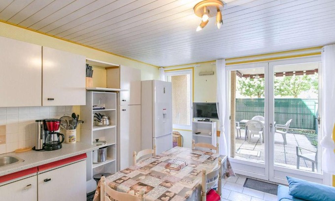 Esquieze-Sere Apartment | T2 cabine 6 pers avec balcon, parking privé, proche commodités et stations de ski - FR-1-402-122