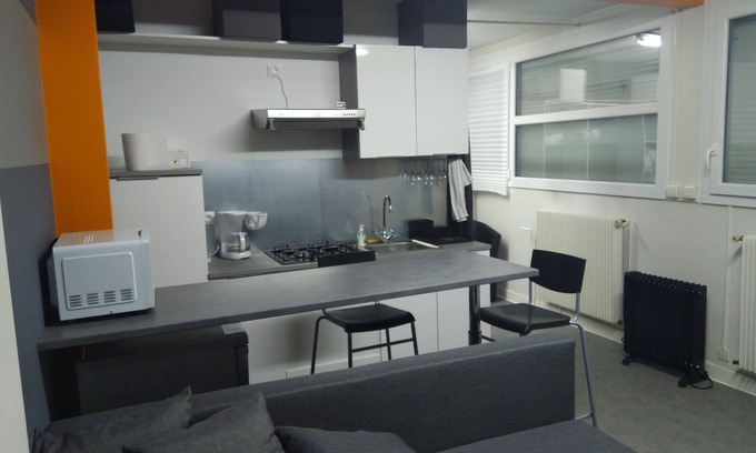 Cholet Apartment | T2 Cholet near Monk Park