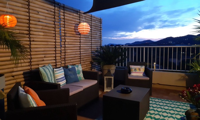 Toulon - Hyeres Apartment | T2 duplex+2 large terraces on Hyères harbor,4 pers, 5 mn walk to beaches !