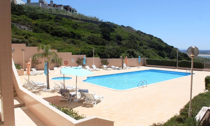 Sao Martinho do Porto Apartment | T2 in Private Condominium with Pool and Gym and WIFI - São Martinho do Porto