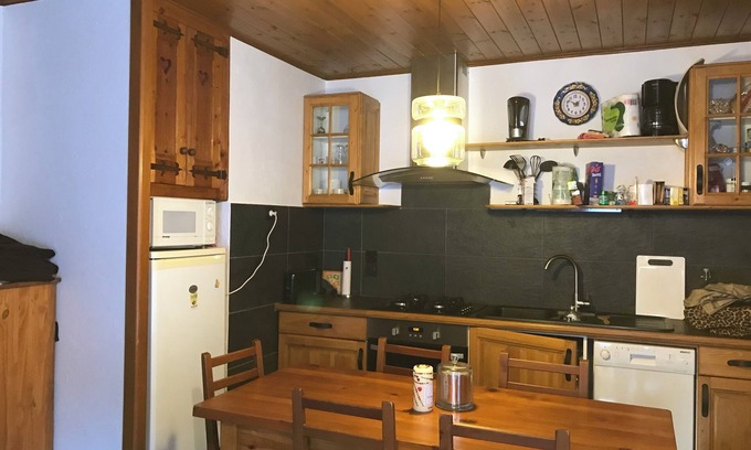 La Salle-les-Alpes Apartment | T2 lower cottage with garden