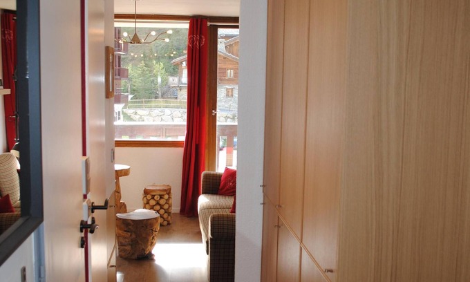 Val-d'Isere Apartment | T2 renovated with charm near shops and tracks - with services
