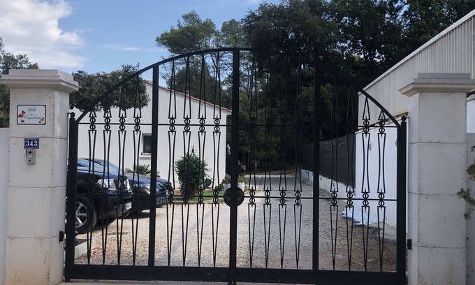 Camps-la-Source Villa | T2 Villa wing + jacuzzi
