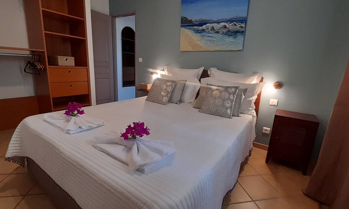 Propriano Apartment | T2 with GARDEN (N°4) - 2 minutes from the beach -Very BEAUTIFUL SEA VIEW