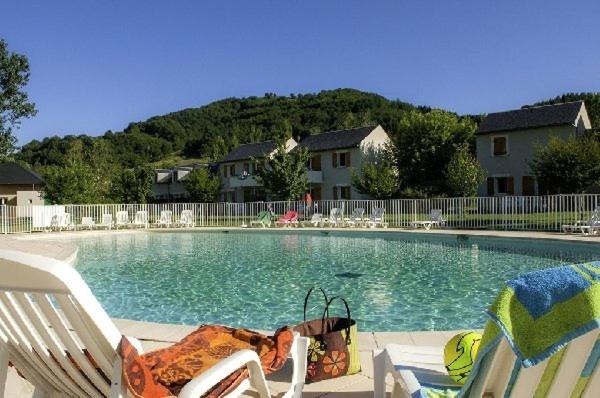 Saint-Geniez-d'Olt House | t3 duplex la maison du perroquet 2 chambres 2 piscines dans un village de vacances a saint geniez d'olt aux portes de l'Aubrac