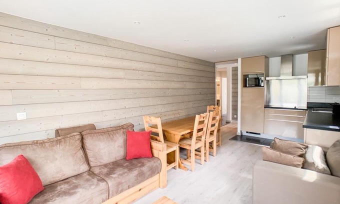 Le Lavachet Apartment | T3 rénové lumineux, ski aux pieds, balcon sud, proche commerces et pistes, 9 couchages, Tignes. - FR-1-502-477