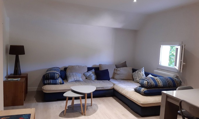 Sonnaz Apartment | T3 sleeps 4 +2 extra 60m2, in house, between Chambéry and Aix les Bains