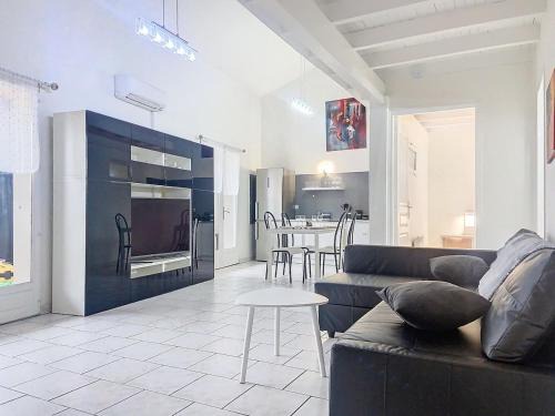 Condom Apartment | T4 lumineux proche du port et du théâtre