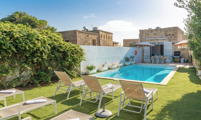 San Lawrenz House | Ta'Patee Pool Farmhouse in Gozo, Kercem Gozo, Malta