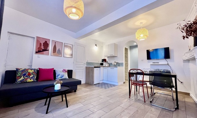 Thiers Apartment | TABIxTOTORO✅1BR Mountain View+Parking/Wifi/Linens